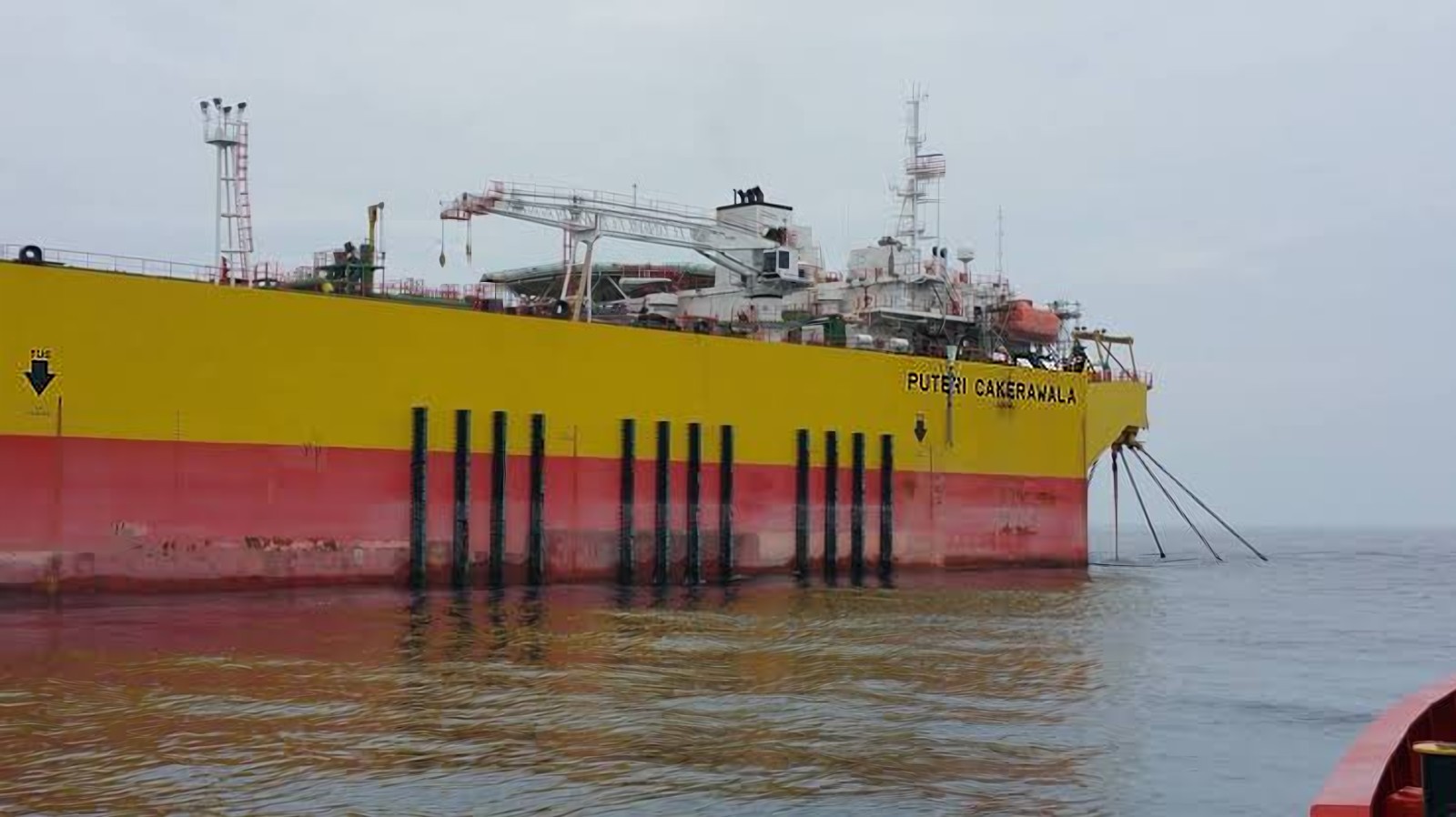 FSO Puteri Cakerawala with mooring lines deployed